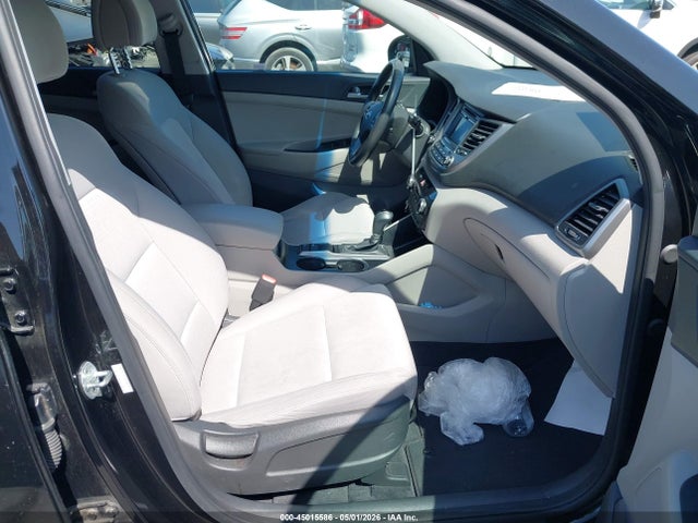 KM8J33A24HU291700 Hyundai Tucson Sport