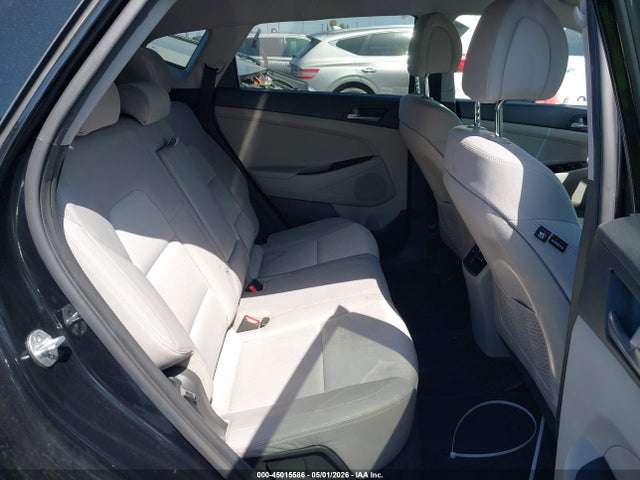 KM8J33A24HU291700 Hyundai Tucson Sport