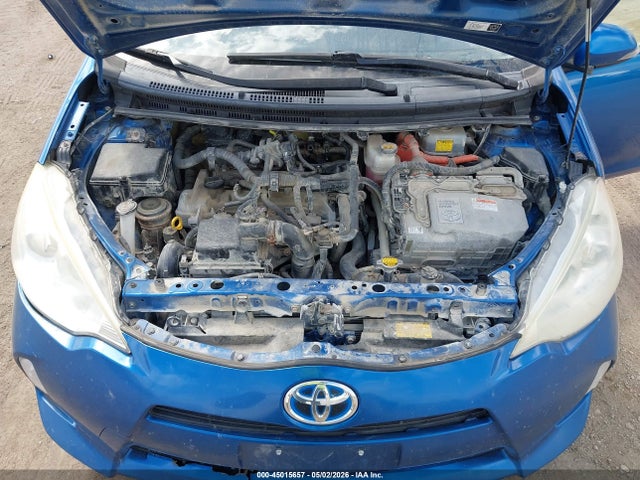 45015657 :رقم المزاد ، JTDKDTB36C1522717 vin ، 2012 Toyota Prius C One مزاد بيع
