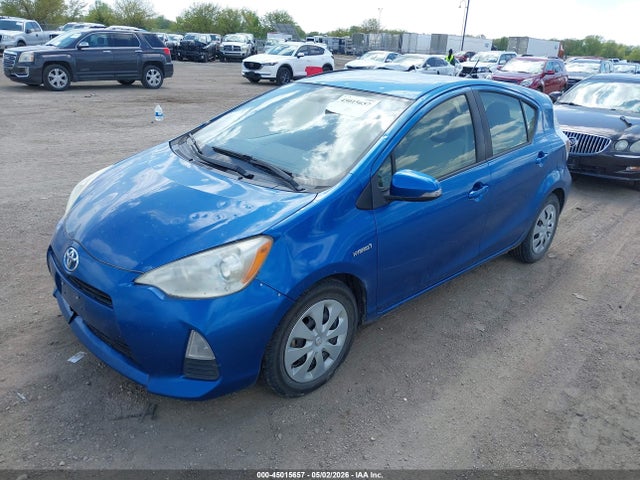 45015657 :رقم المزاد ، JTDKDTB36C1522717 vin ، 2012 Toyota Prius C One مزاد بيع