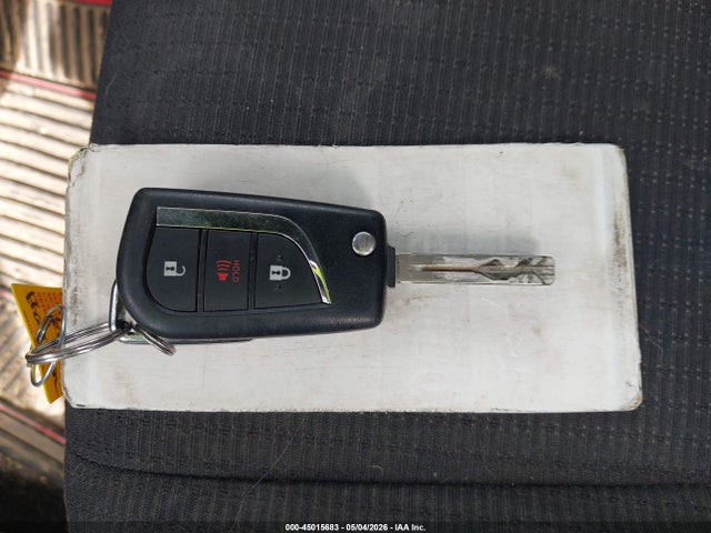 Toyota C-HR XLE 2018 NMTKHMBX4JR054725 Image 11