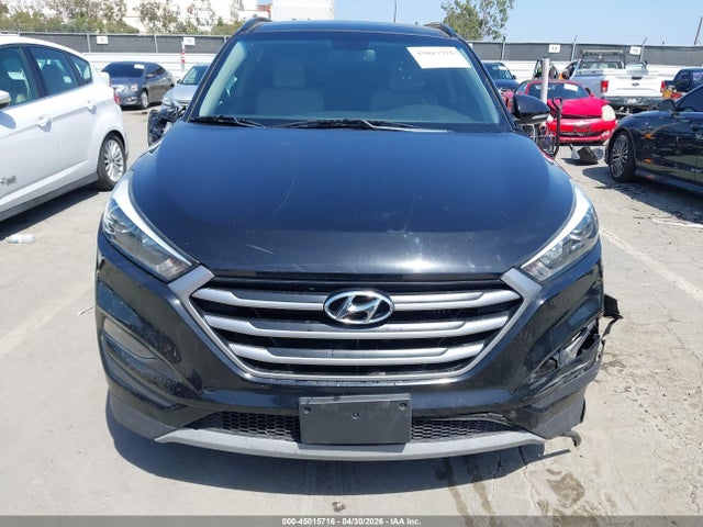 KM8J33A2XJU696059 Hyundai Tucson Value