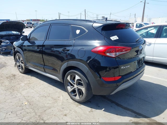 KM8J33A2XJU696059 Hyundai Tucson Value