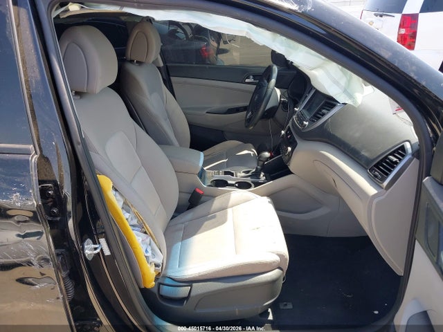 KM8J33A2XJU696059 Hyundai Tucson Value