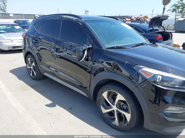 KM8J33A2XJU696059 Hyundai Tucson Value