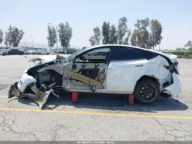 Продажа на аукционе авто 2021 Tesla Model Y Long Range Dual Motor All-wheel Drive, vin: 5YJYGDEE0MF306343, номер лота: 45015776