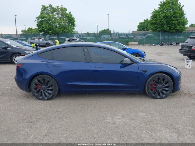 2022 Tesla Model 3 Performance Dual Motor All-wheel Drive მანქანა იყიდება აუქციონზე, vin: 5YJ3E1EC5NF175764, აუქციონის ნომერი: 45015780