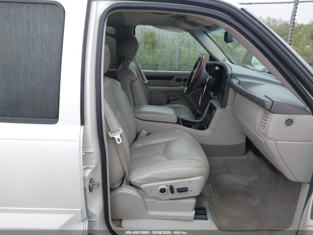 45015860 :رقم المزاد ، 1GYEK63N75R208240 vin ، 2005 Cadillac Escalade Standard مزاد بيع