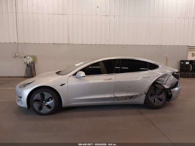 Tesla Model 3 Long Range/mid Range 2018 5YJ3E1EA8JF011594 Image 13