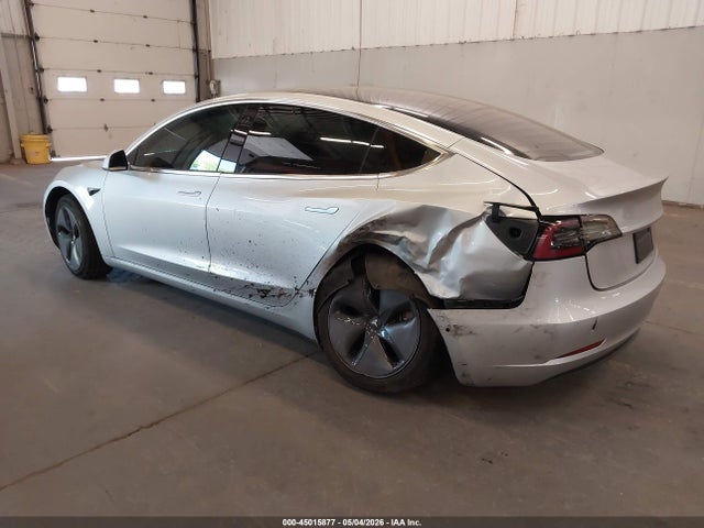 Tesla Model 3 Long Range/mid Range 2018 5YJ3E1EA8JF011594 Image 3