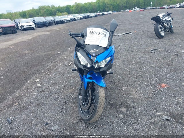 45015905 :رقم المزاد ، JKAEXKH17JDA09795 vin ، 2018 Kawasaki Ex400 مزاد بيع