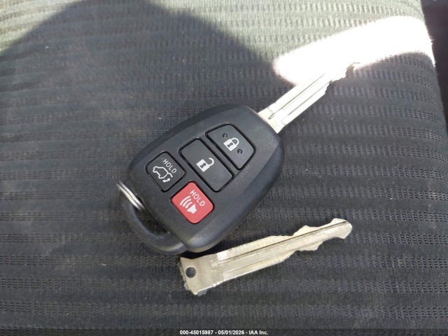 Продажа на аукционе авто 2015 Toyota Rav4 Xle, vin: JTMRFREV7FJ028167, номер лота: 45015987