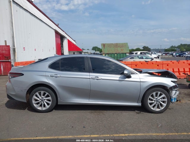4T1C11AK1NU694175 Toyota CAMRY LE