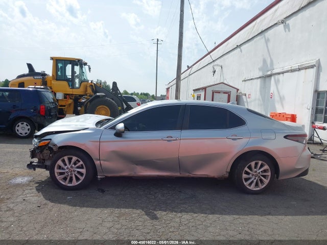 4T1C11AK1NU694175 Toyota CAMRY LE