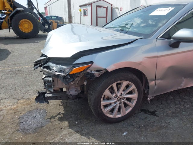 4T1C11AK1NU694175 Toyota CAMRY LE