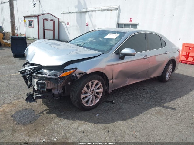 4T1C11AK1NU694175 Toyota CAMRY LE