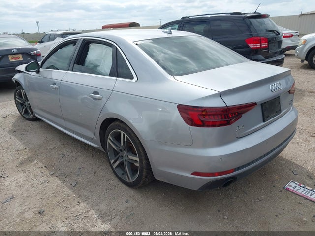 Audi A4 2.0t Premium/2.0t Tech Premium 2018 WAUENAF41JA133365 Image 3