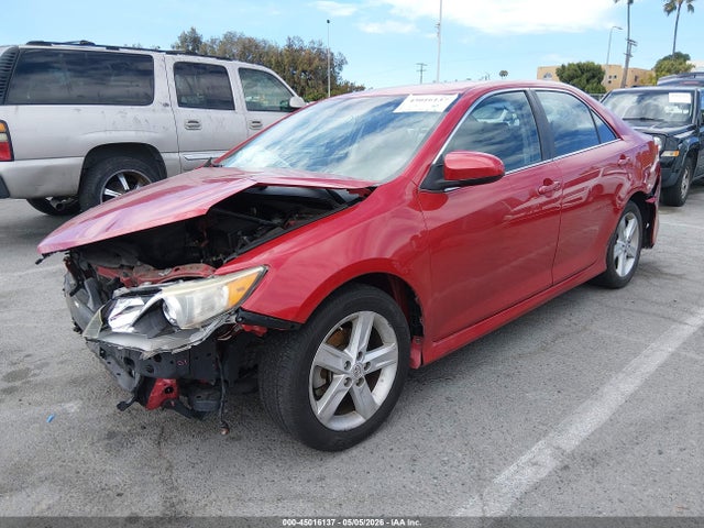 Toyota CAMRY SE 2014 4T1BF1FKXEU861834 Image 2