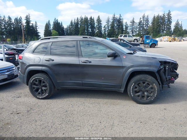 1C4PJMBS6HW500951 Jeep Cherokee Trailhawk 4x4