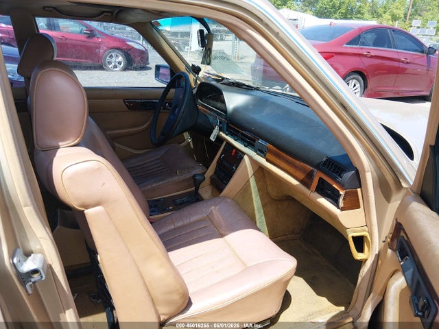 1985 Mercedes-benz 380 Se მანქანა იყიდება აუქციონზე, vin: WDBCA32C9FA092472, აუქციონის ნომერი: 45016255