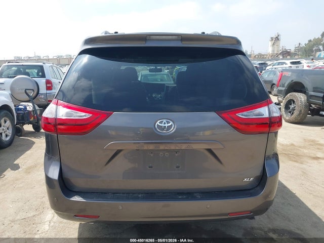 5TDYZ3DC5HS803345 Toyota Sienna Xle Premium 8 Passenger