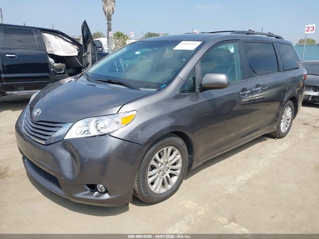 5TDYZ3DC5HS803345 Toyota Sienna Xle Premium 8 Passenger