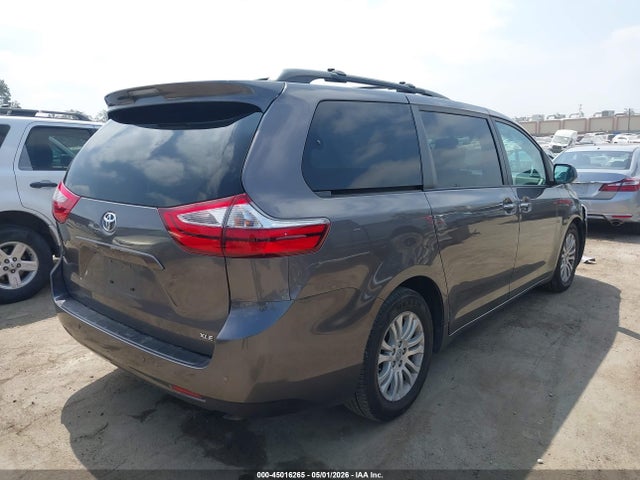 5TDYZ3DC5HS803345 Toyota Sienna Xle Premium 8 Passenger