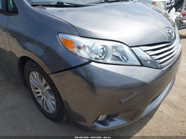 5TDYZ3DC5HS803345 Toyota Sienna Xle Premium 8 Passenger