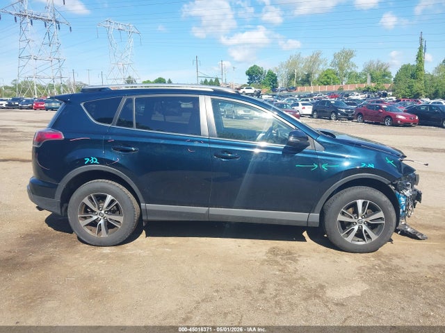 Toyota Rav4 Xle 2017 JTMRFREV5HD200634 Image 13