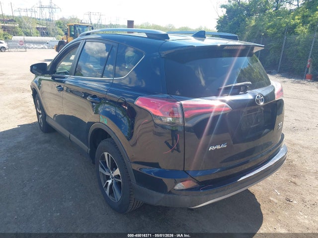 Toyota Rav4 Xle 2017 JTMRFREV5HD200634 Image 3