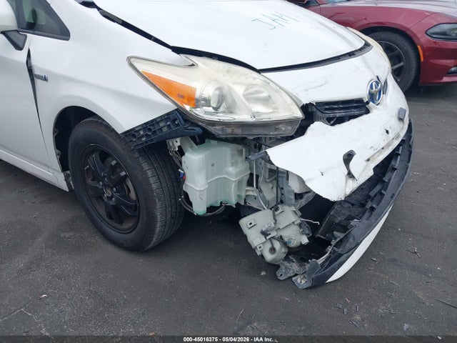 JTDKN3DU4E1787402 Toyota Prius Three