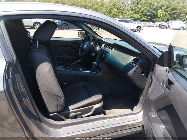 Продажа на аукционе авто 2011 Ford Mustang V6, vin: 1ZVBP8AM7B5153806, номер лота: 45016383