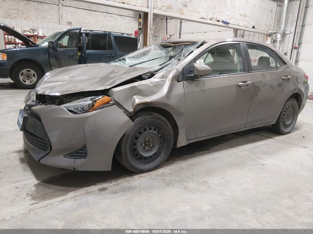 Toyota COROLLA LE 2018 2T1BURHE8JC074792 Image 2