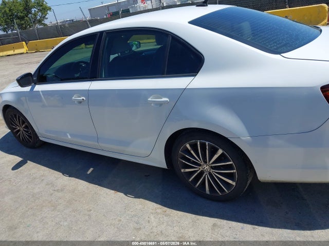 3VWD17AJ0GM393680 Volkswagen Jetta 1.8t Sport