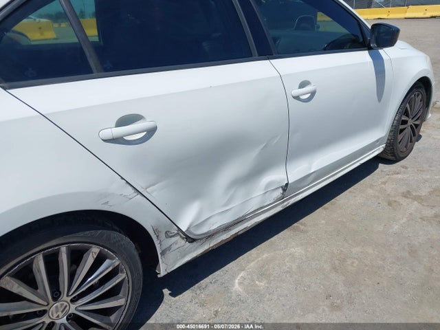 3VWD17AJ0GM393680 Volkswagen Jetta 1.8t Sport