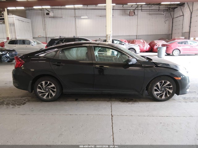 Продажа на аукционе авто 2018 Honda Civic Ex, vin: 2HGFC2F87JH502528, номер лота: 45016762