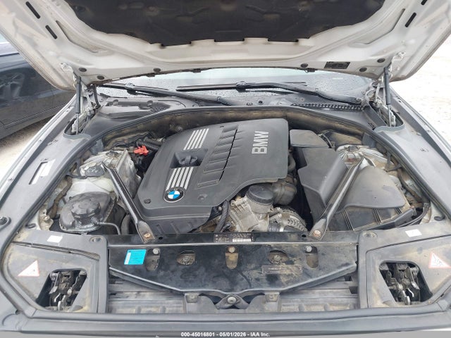 45016801 :رقم المزاد ، WBAFR1C51BC672130 vin ، 2011 Bmw 528i مزاد بيع