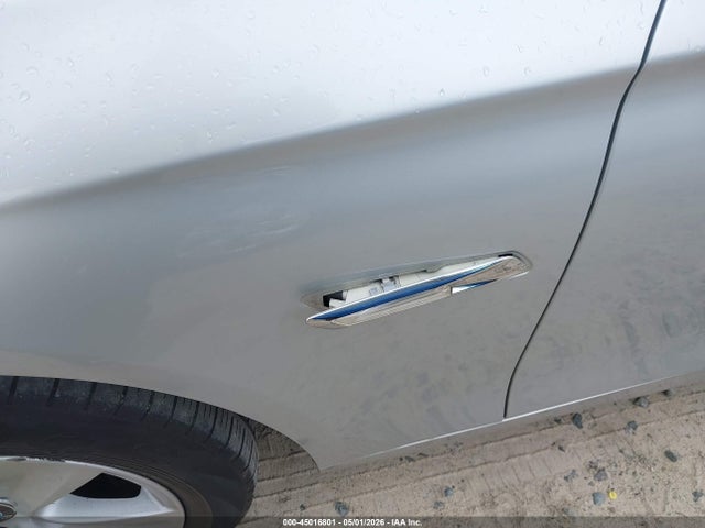 45016801 :رقم المزاد ، WBAFR1C51BC672130 vin ، 2011 Bmw 528i مزاد بيع