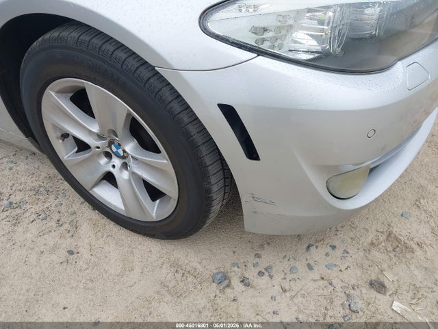 45016801 :رقم المزاد ، WBAFR1C51BC672130 vin ، 2011 Bmw 528i مزاد بيع