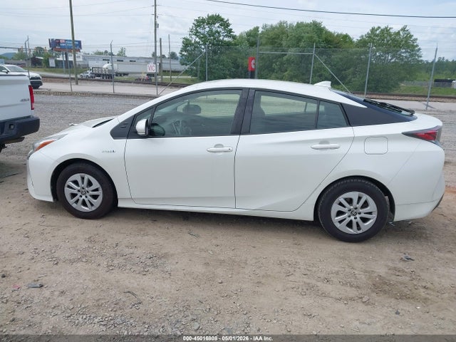 Toyota Prius Two 2017 JTDKBRFU7H3031841 Image 14