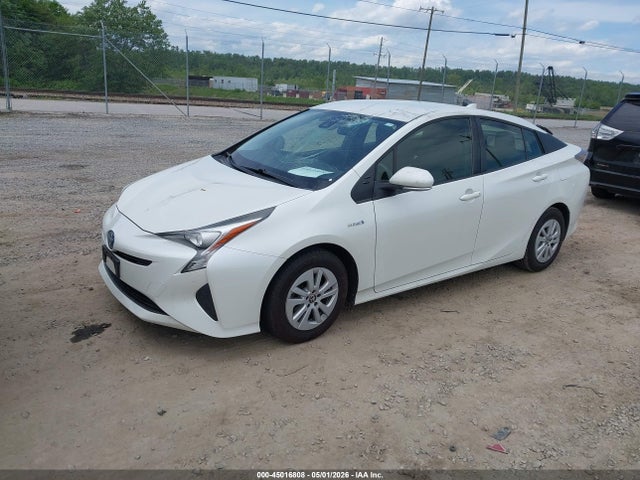 Toyota Prius Two 2017 JTDKBRFU7H3031841 Image 2