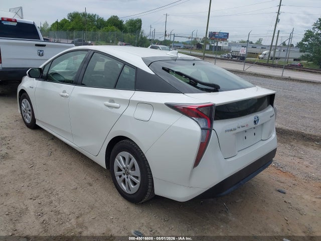 Toyota Prius Two 2017 JTDKBRFU7H3031841 Image 3