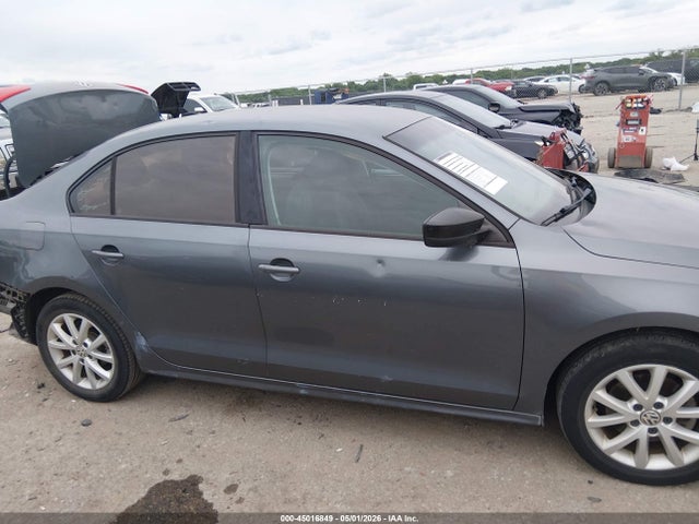 2015 Volkswagen Jetta 1.8t Se მანქანა იყიდება აუქციონზე, vin: 3VWD17AJXFM271780, აუქციონის ნომერი: 45016849