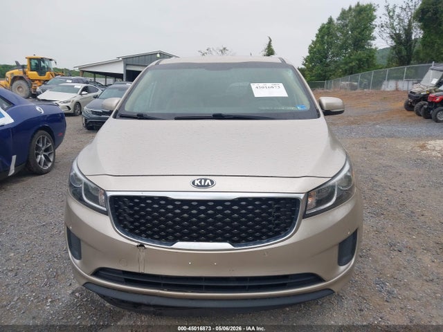 45016873 :رقم المزاد ، KNDMB5C12H6266867 vin ، 2017 Kia Sedona Lx مزاد بيع