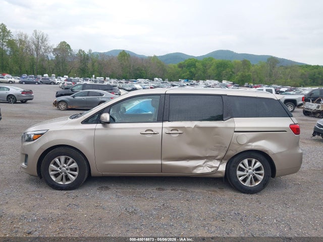 45016873 :رقم المزاد ، KNDMB5C12H6266867 vin ، 2017 Kia Sedona Lx مزاد بيع