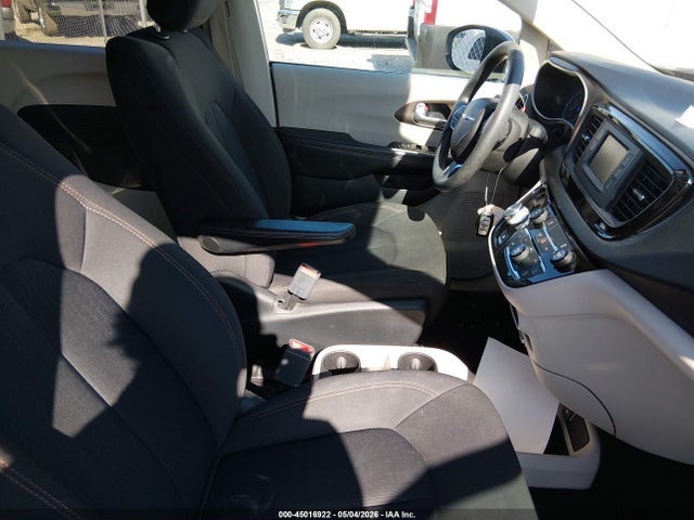 2017 Chrysler Pacifica Lx მანქანა იყიდება აუქციონზე, vin: 2C4RC1CG7HR748615, აუქციონის ნომერი: 45016922