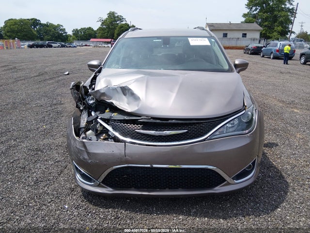 45017026 :رقم المزاد ، 2C4RC1EG3JR144126 vin ، 2018 Chrysler Pacifica Touring L Plus مزاد بيع