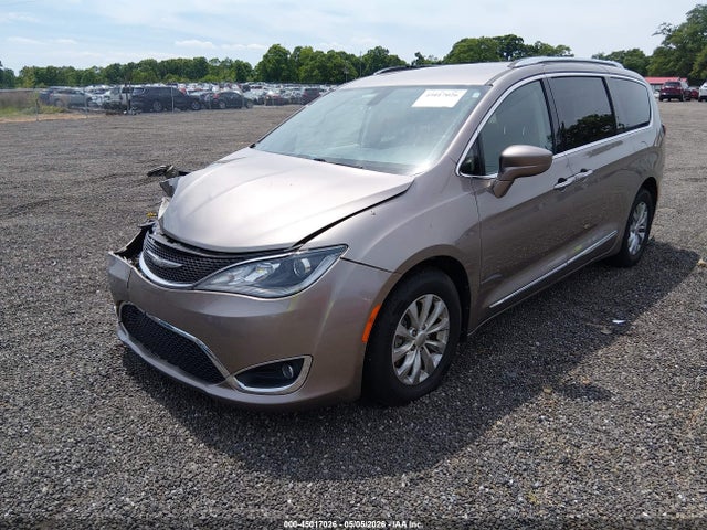 45017026 :رقم المزاد ، 2C4RC1EG3JR144126 vin ، 2018 Chrysler Pacifica Touring L Plus مزاد بيع