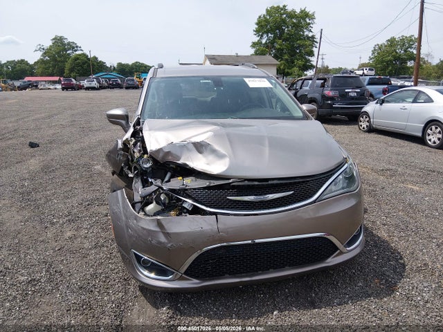 45017026 :رقم المزاد ، 2C4RC1EG3JR144126 vin ، 2018 Chrysler Pacifica Touring L Plus مزاد بيع