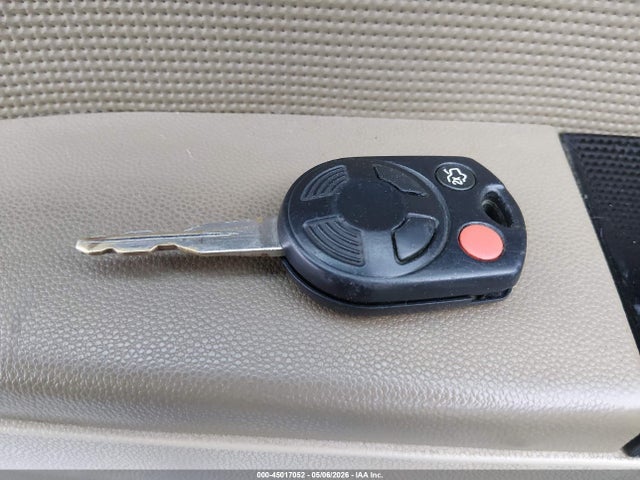 Продажа на аукционе авто 2010 Ford Escape Limited, vin: 1FMCU0EG6AKA43105, номер лота: 45017052